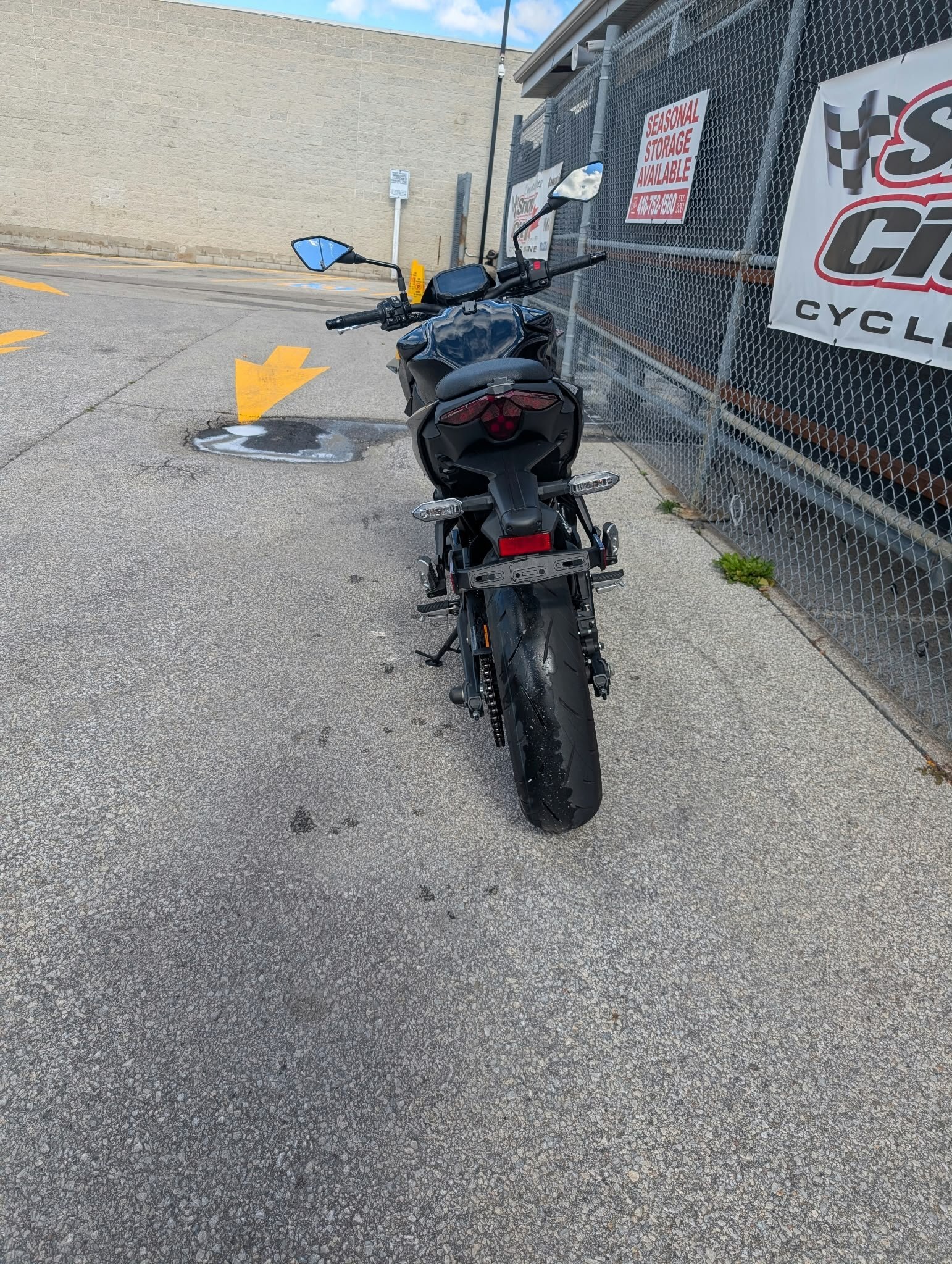 2026 Kawasaki Z650S Ebony / Metallic Carbon Gray