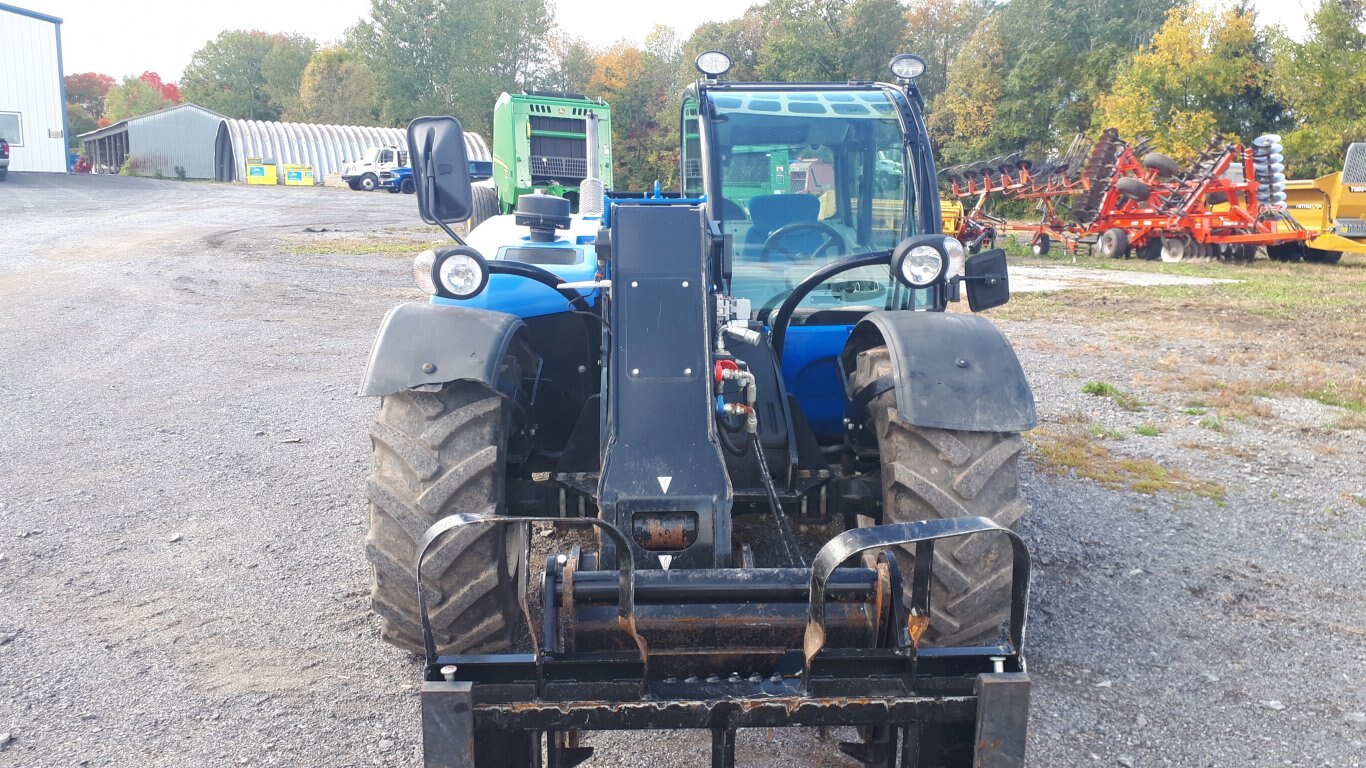 2014 New Holland LM5030 telehandler