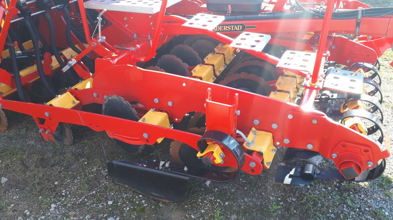 New/Demo Vaderstad Rapid RD 300C