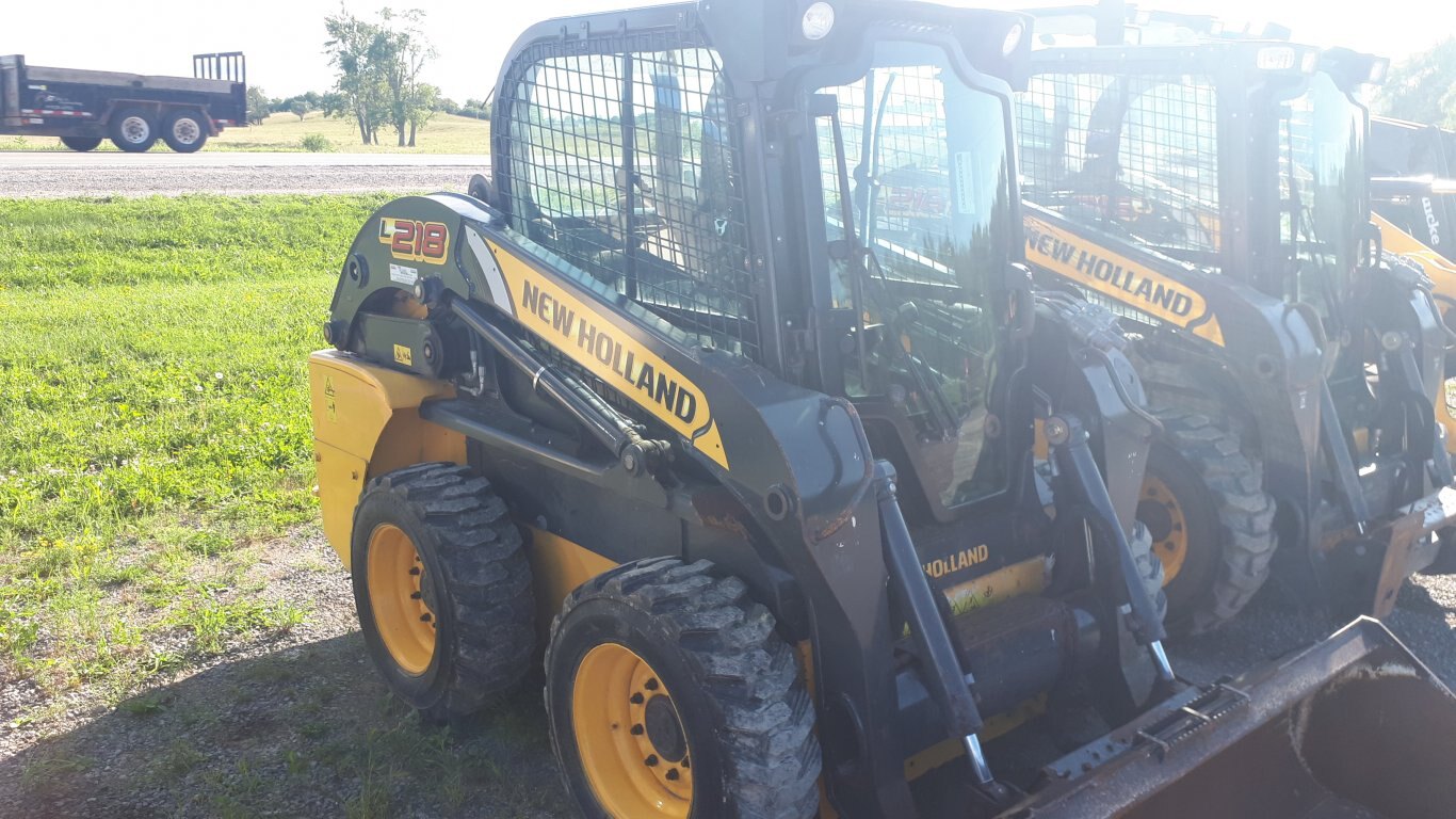 2013 New Holland L218