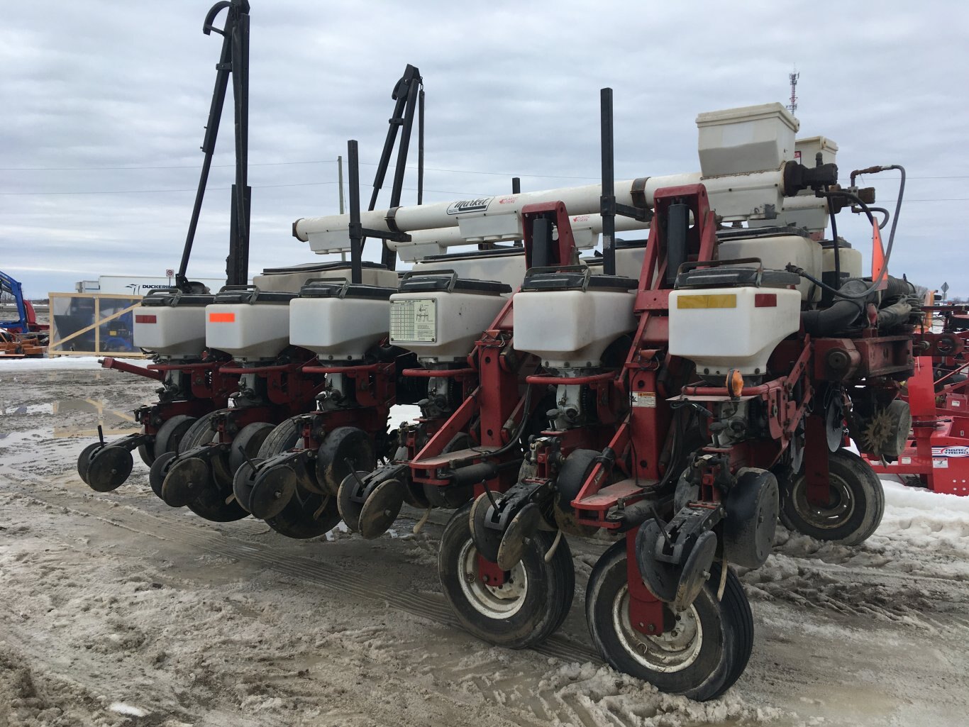 White 8180 Planter