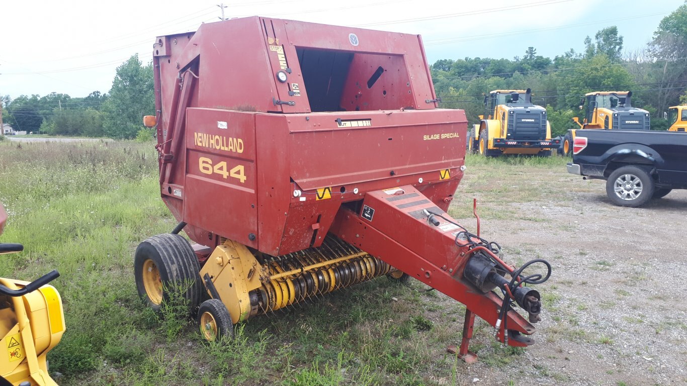 1996 New Holland 644