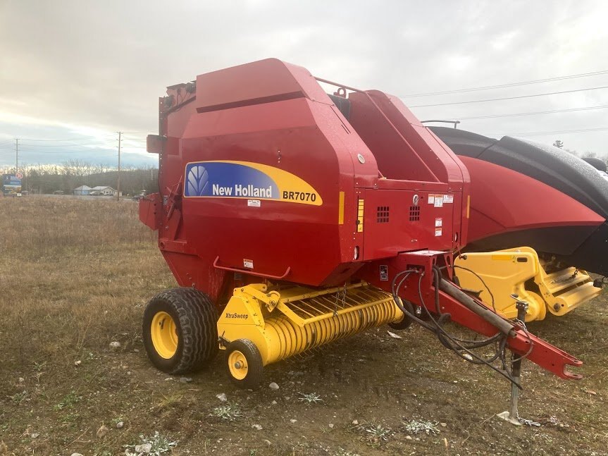 2012 New Holland BR7070