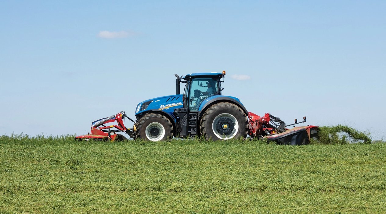 New Holland MegaCutter™ Triple Disc Mowers and Mower Conditioners MegaCutter™ 531 Rear Mounted Disc Mower