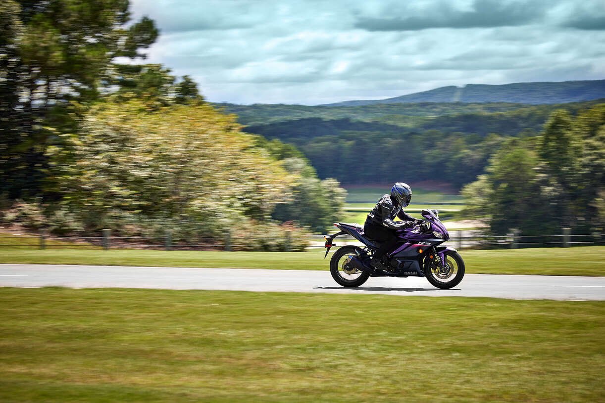 Yamaha YZF R3 Phantom Purple