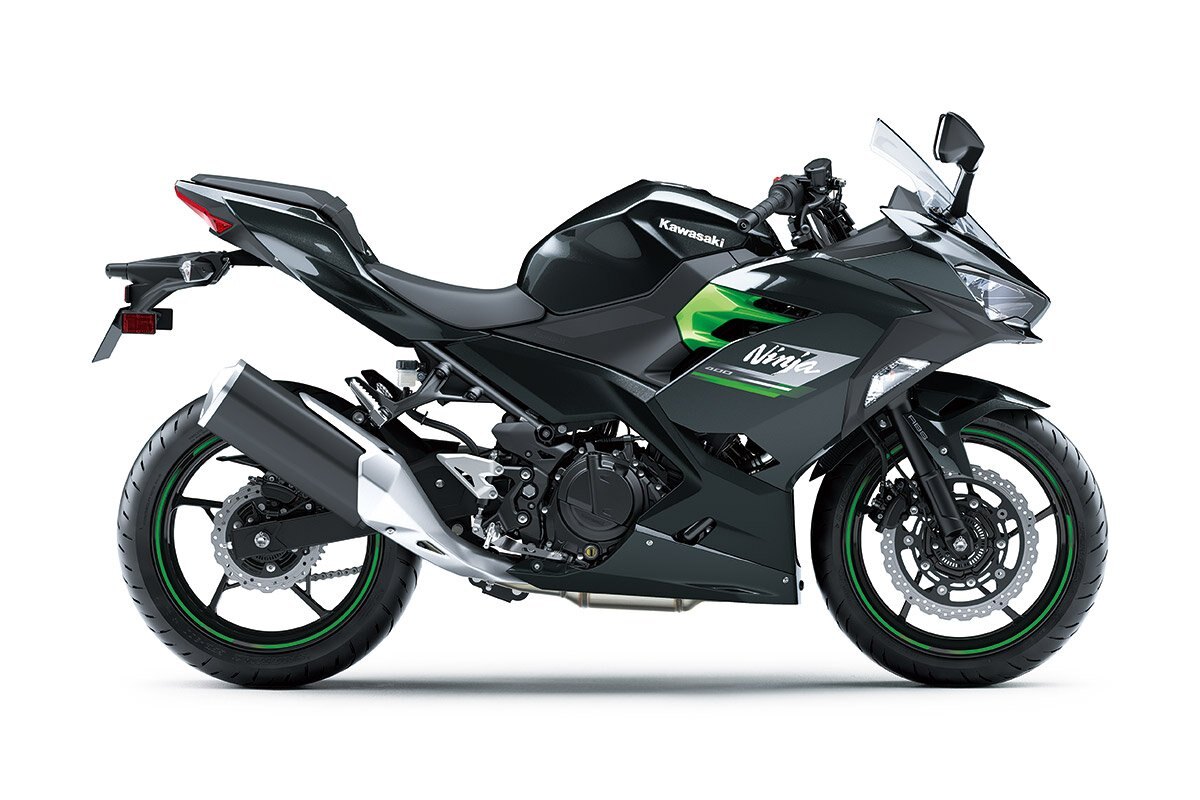 2023 Kawasaki NINJA 400 METALLIC CARBON GRAY / METALLIC MATTE CARBON GRAY