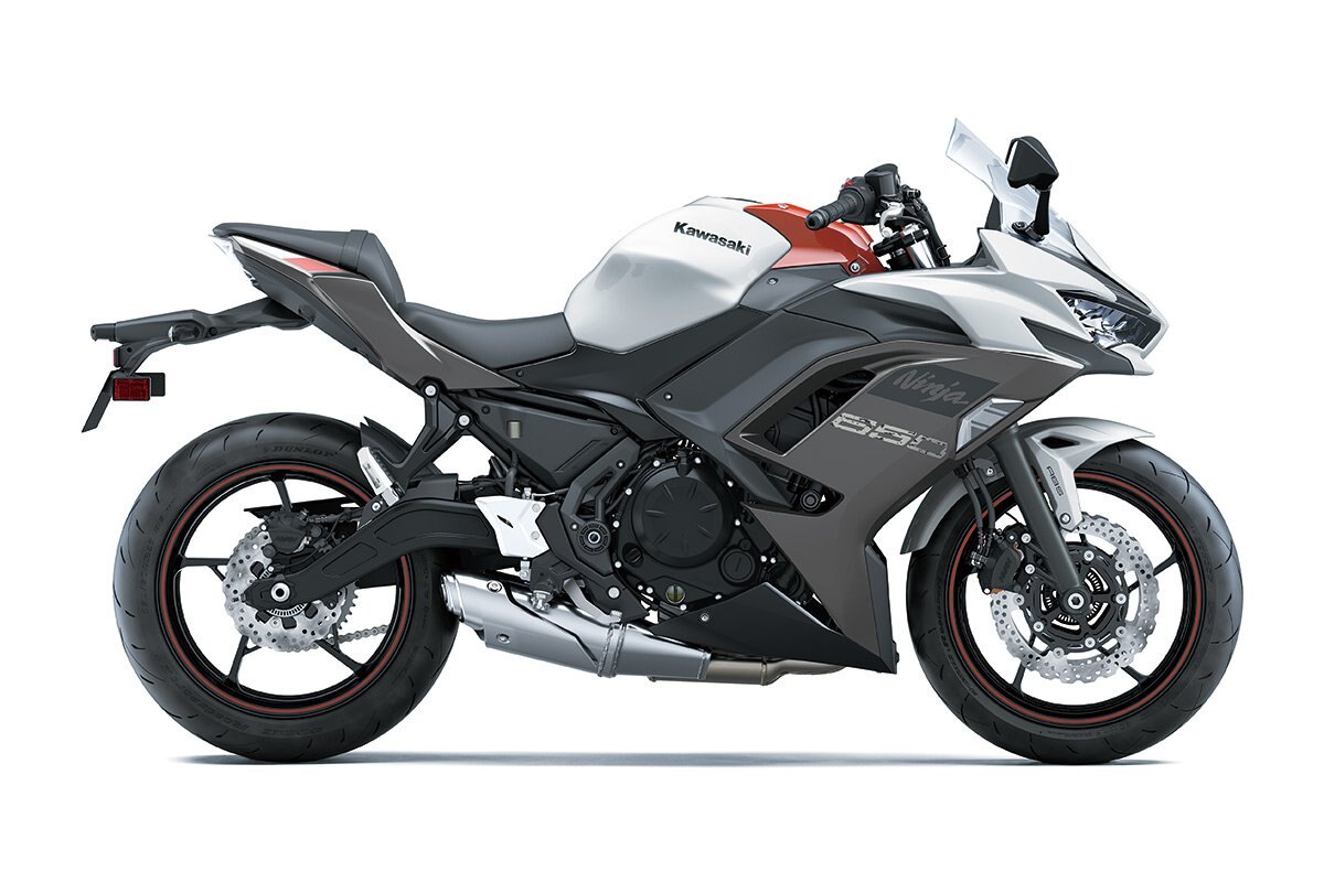 2023 Kawasaki NINJA 650 PEARL ROBOTIC WHITE / METALLIC FLAT RAW GRAYSTONE / EBONY