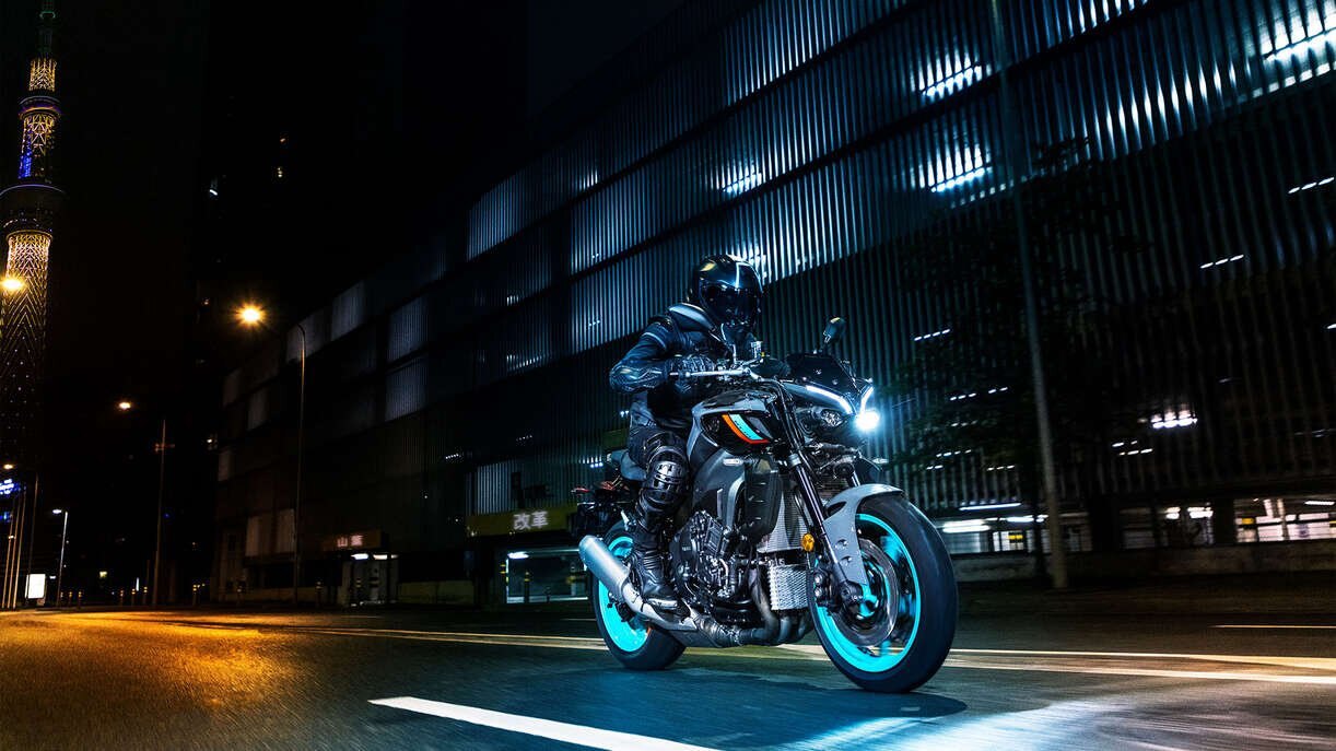 2023 Yamaha MT 10 Cyan Storm