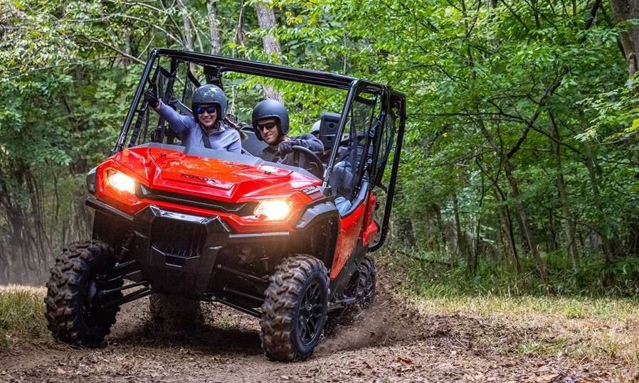 2023 Honda Pioneer 1000 5P DLX