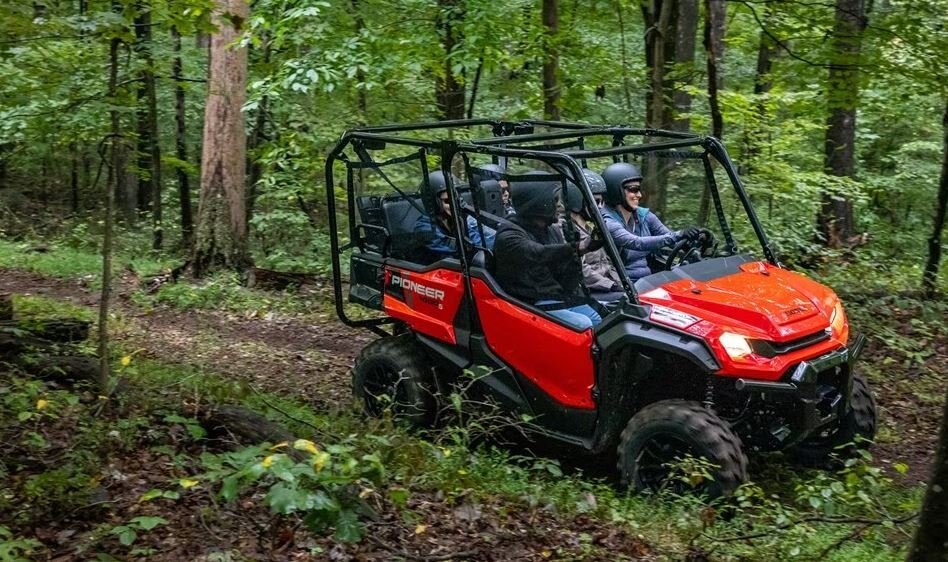 2023 Honda Pioneer 1000 5P DLX