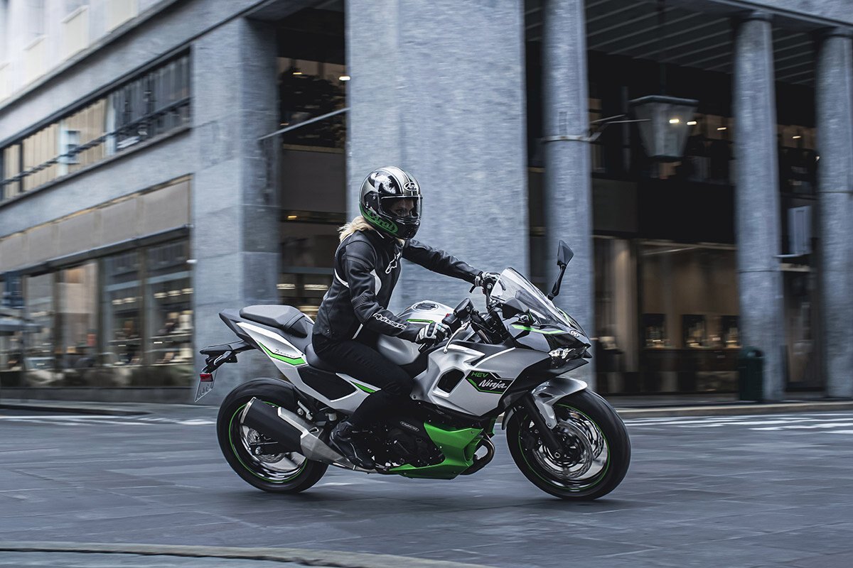 2024 Kawasaki NINJA 7 HYBRID