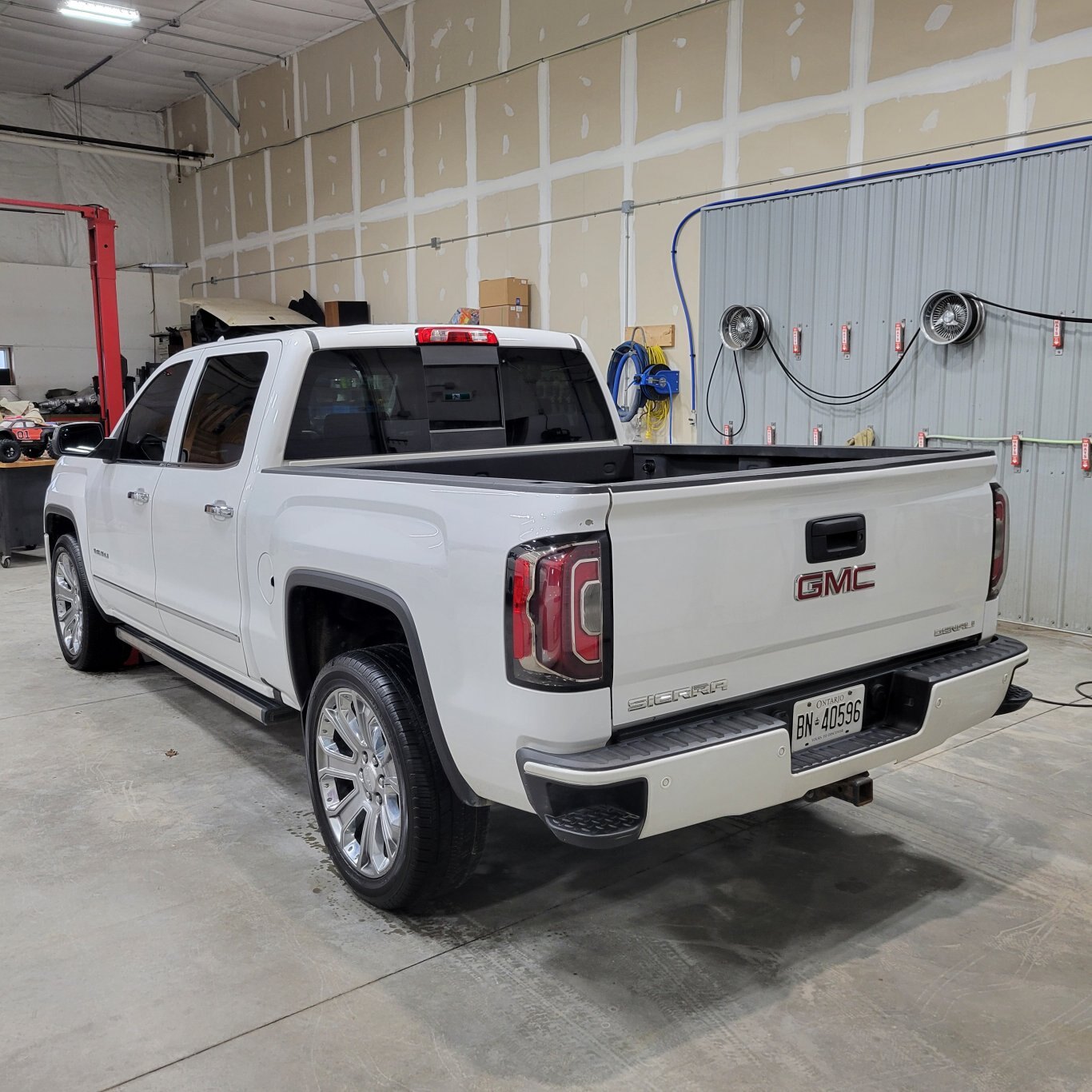 2017 GMC Denali, 4WD