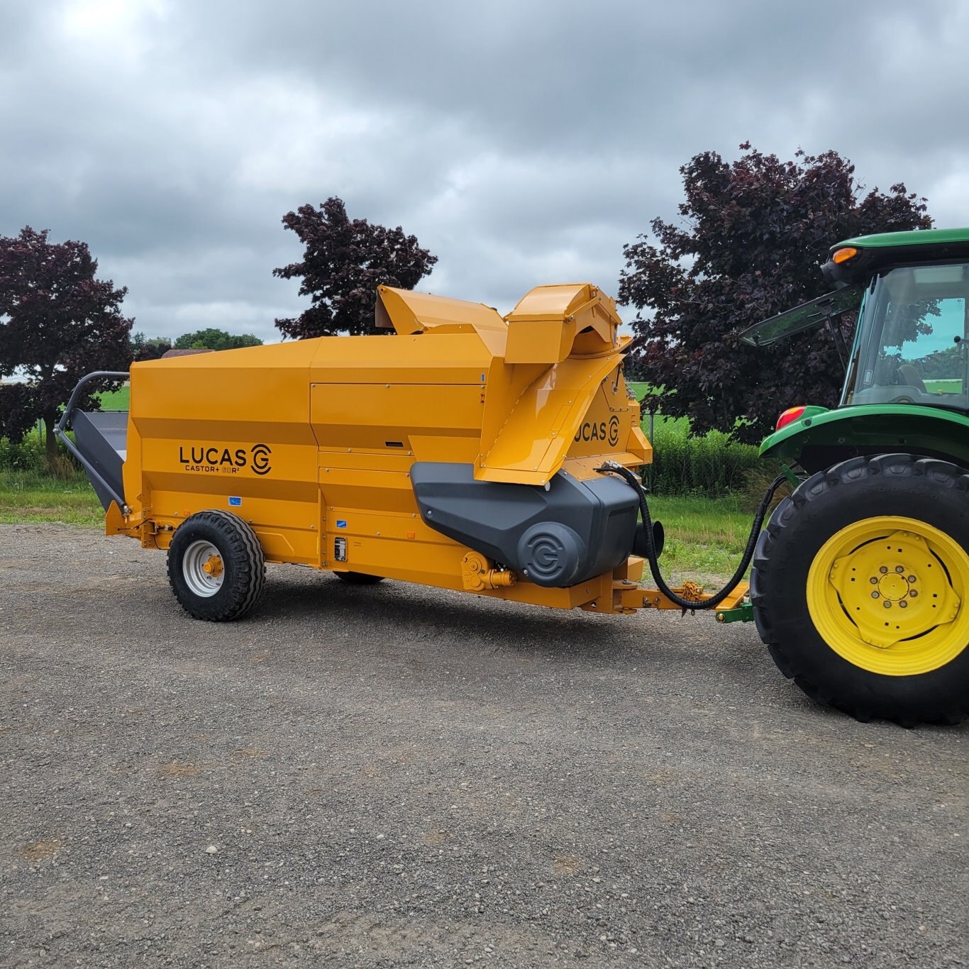 LucasG Castor 60R Bale Spreader and Feeder