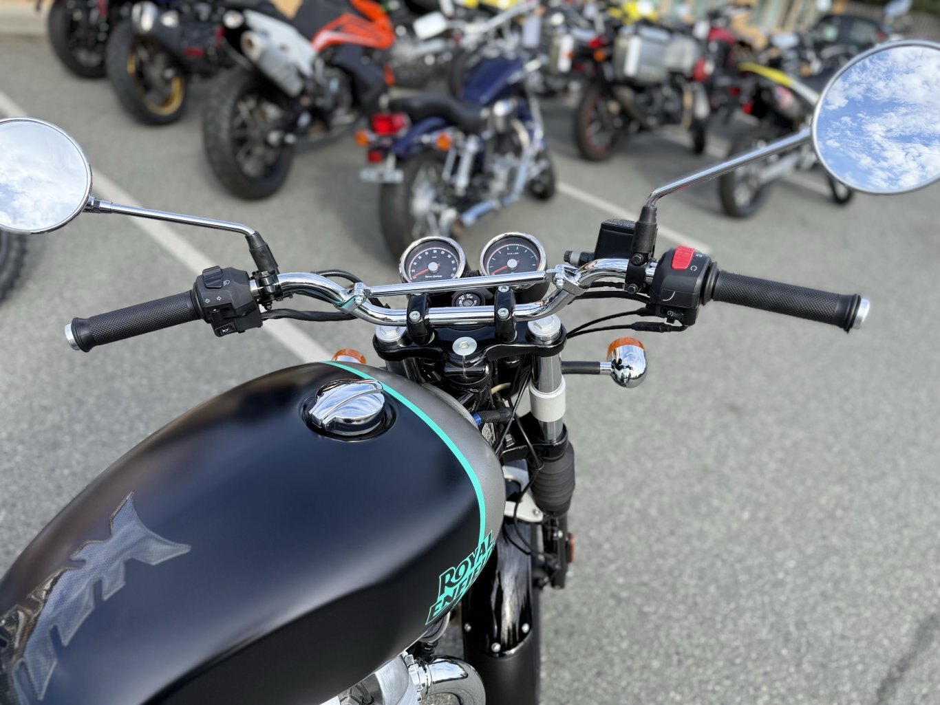 2023 Royal Enfield INT 650 Downtown Drag