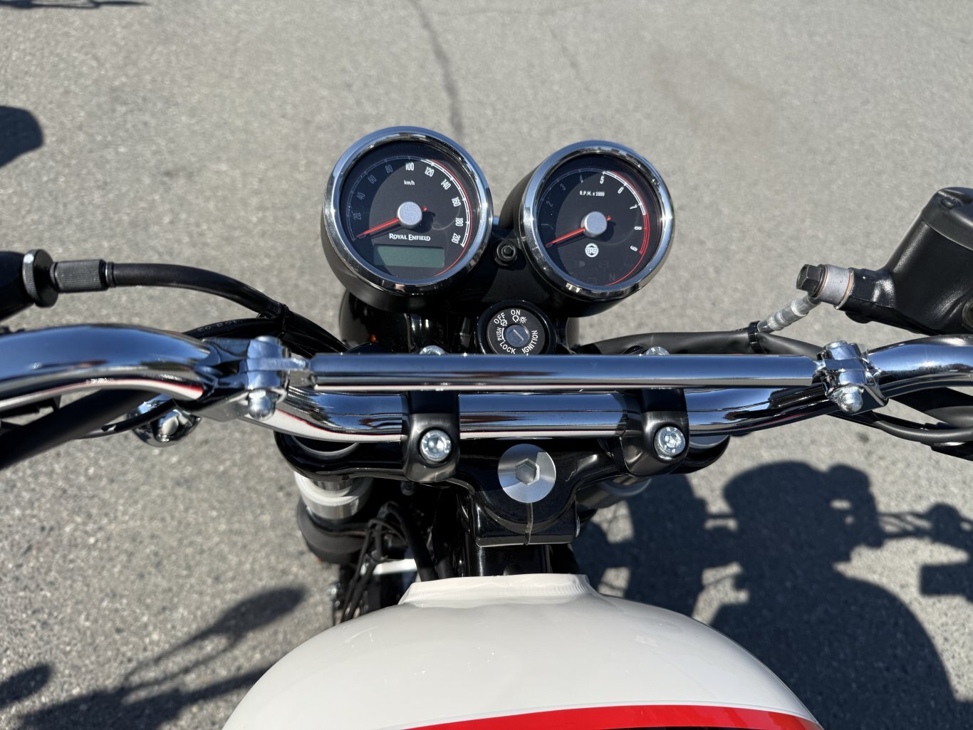 2025 Royal Enfield INT 650 Black Pearl S & S Edition