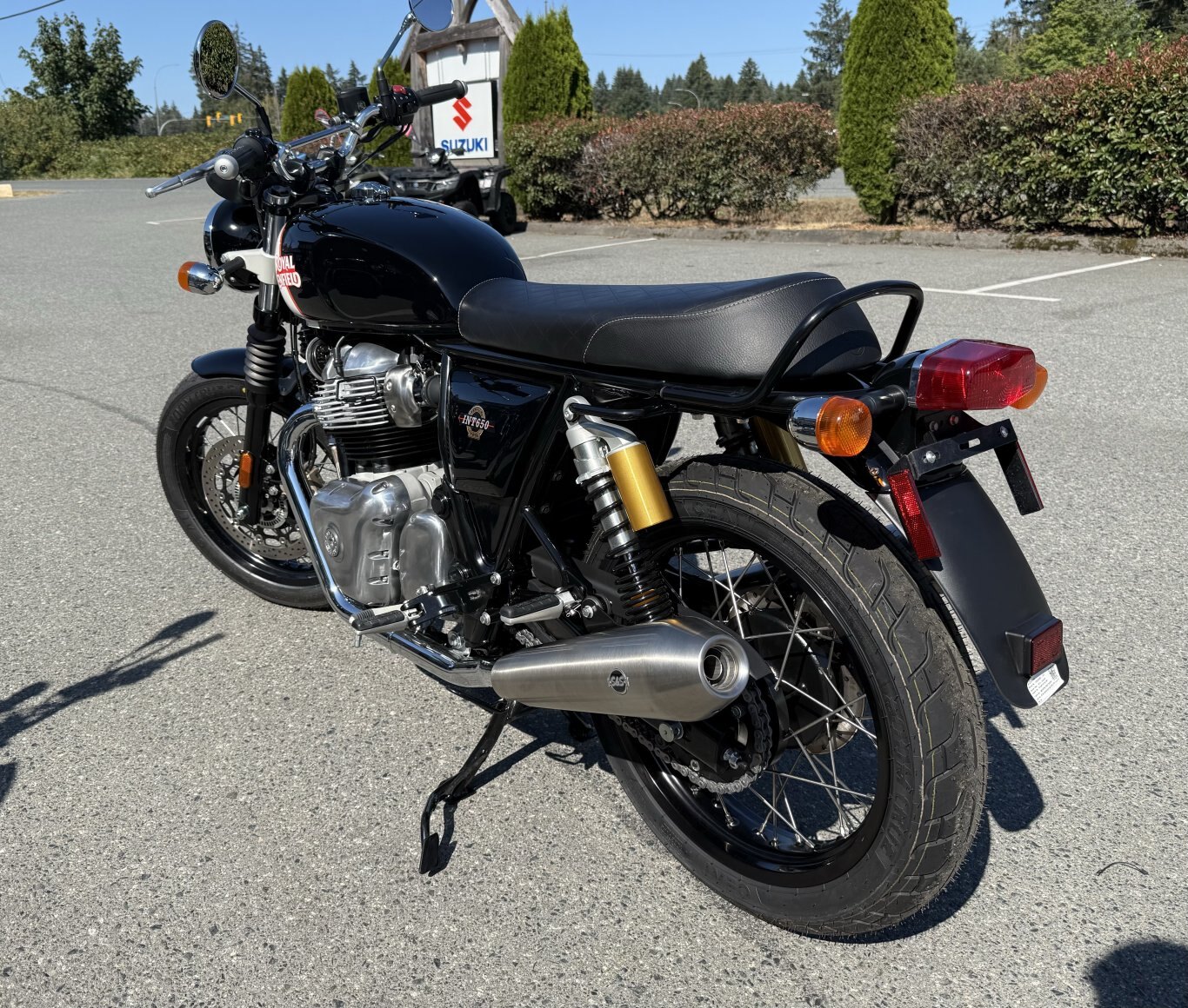 2025 Royal Enfield INT 650 Black Pearl S & S Edition
