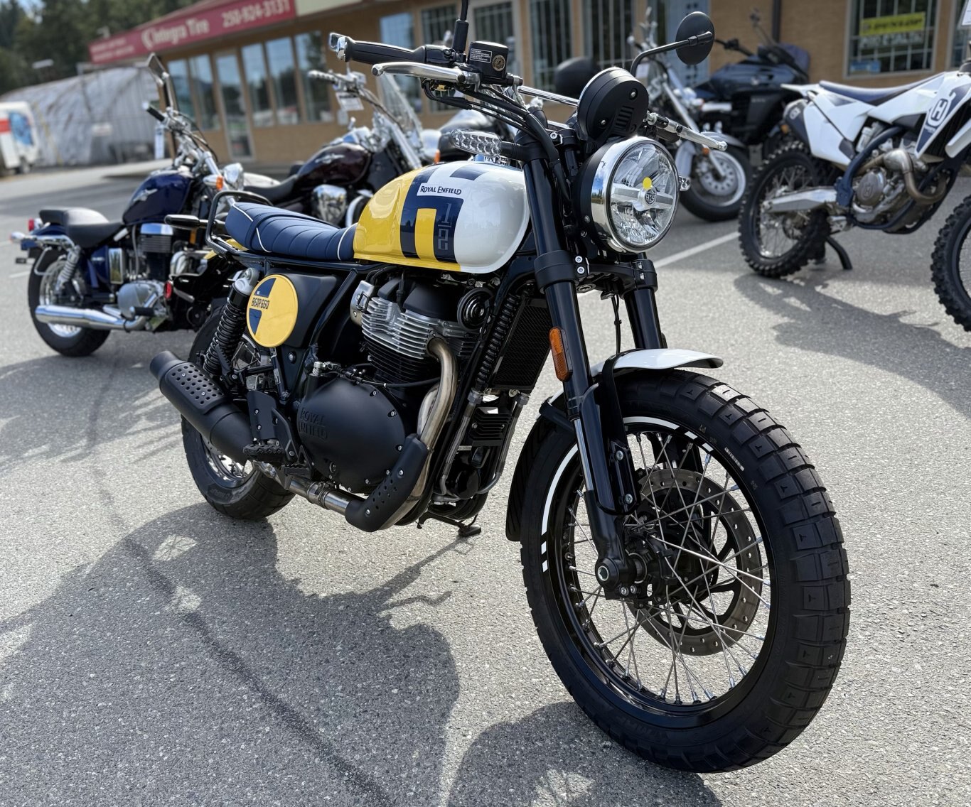 2025 Royal Enfield Bear 650 Wild Honey