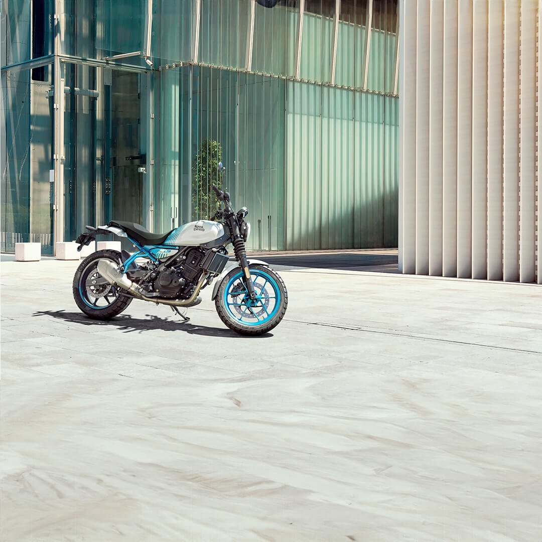 2027 Royal Enfield Guerrilla 450 Apex Red
