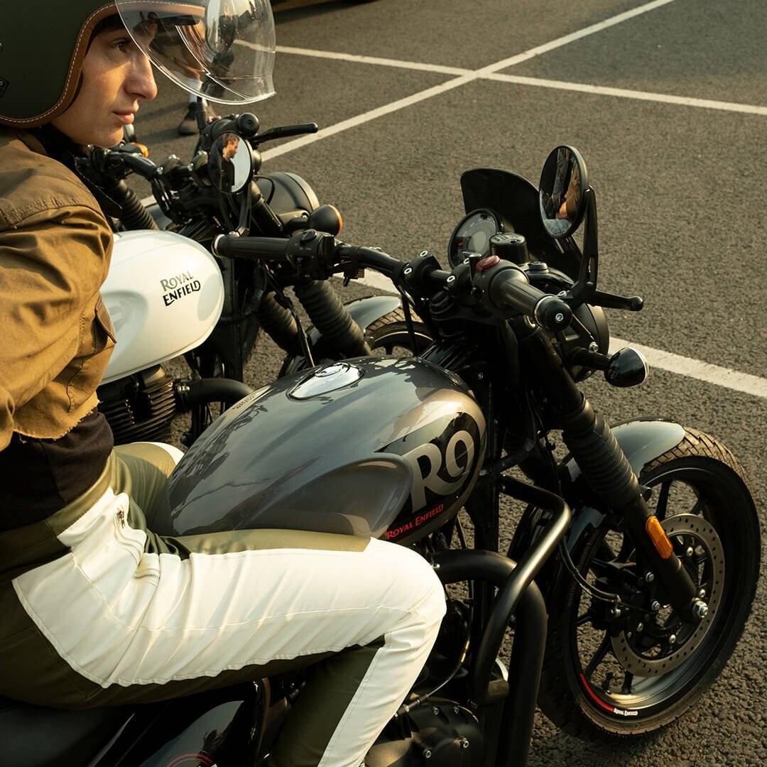 2027 Royal Enfield Hunter 350 Tokyo Black
