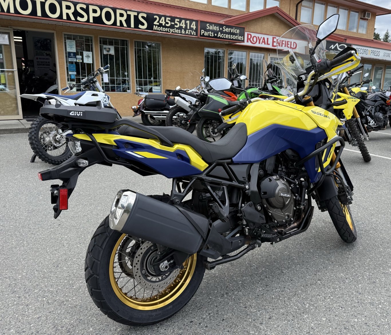 2023 Suzuki V STROM 800DE Champion Yellow No. 2