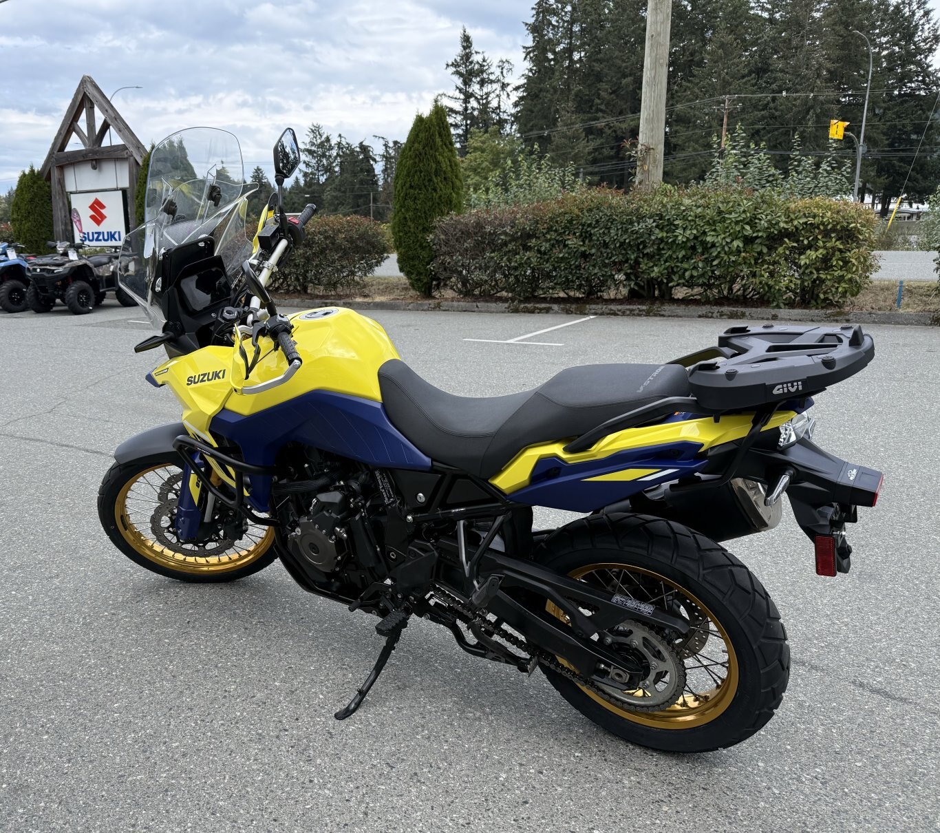 2023 Suzuki V STROM 800DE Champion Yellow No. 2