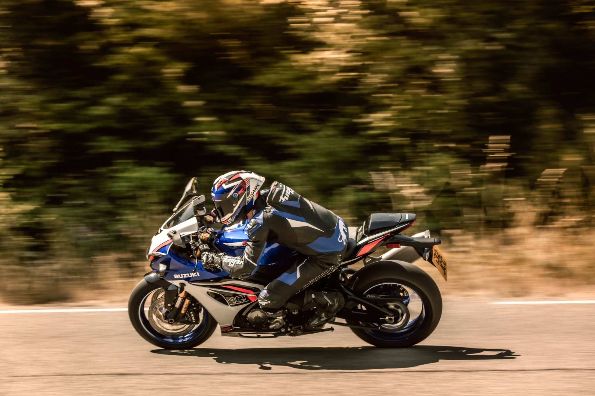 2027 Suzuki GSX R1000RS Pearl Vigor Blue / Pearl Tech White (C6F)