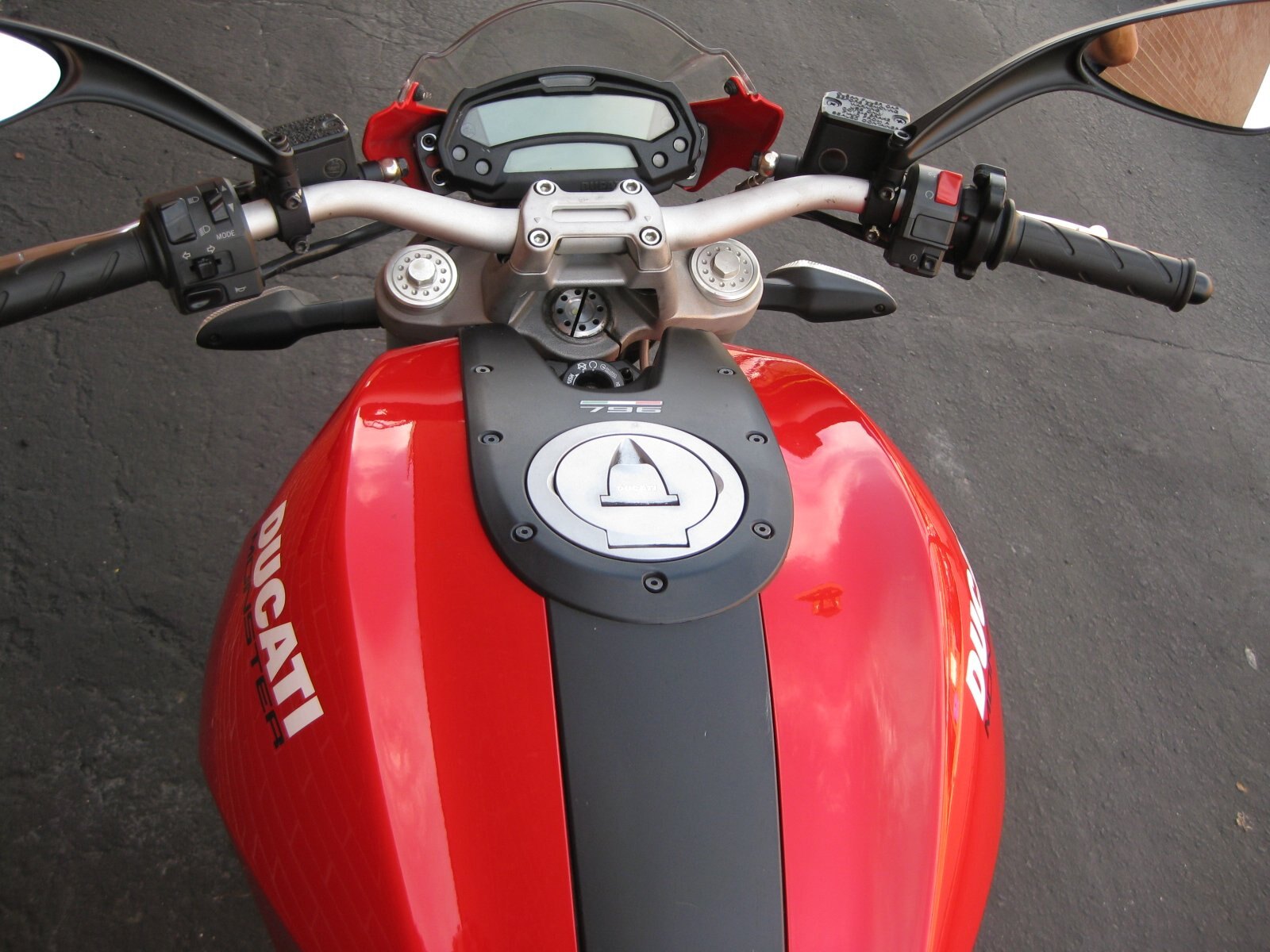 2011 DUCATI MONSTER 796