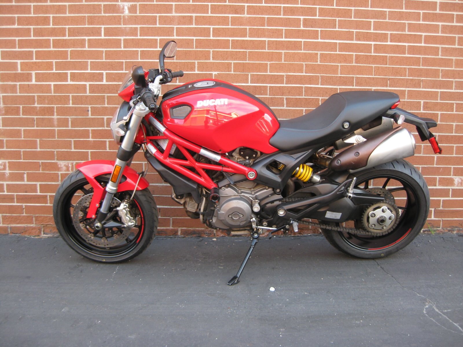 2011 DUCATI MONSTER 796