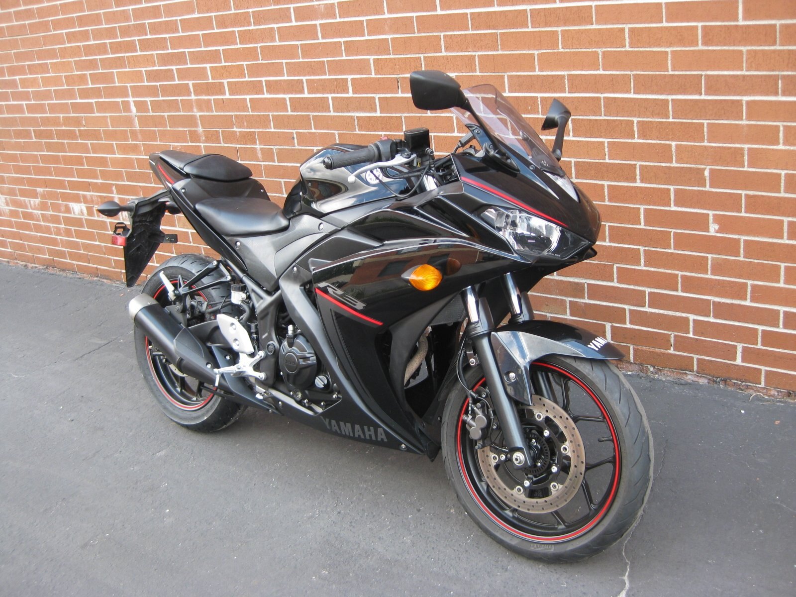 2018 YAMAHA R3