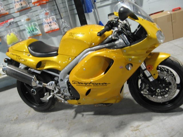 1998 Triumph T595 995 cc Triple