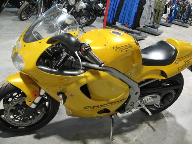 1998 Triumph T595 995 cc Triple