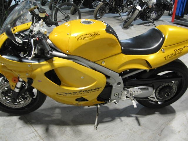 1998 Triumph T595 995 cc Triple