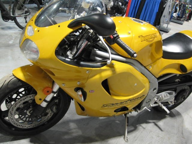 1998 Triumph T595 995 cc Triple