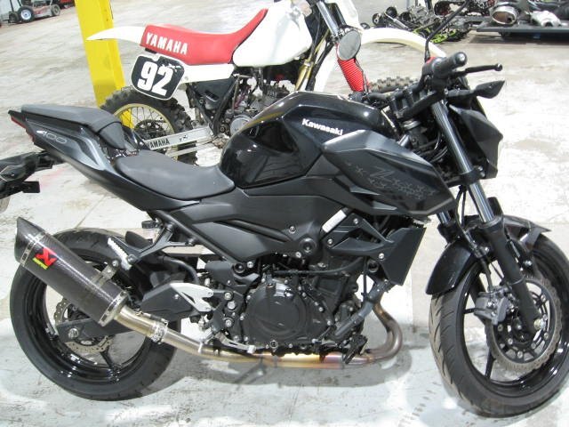 Very nice 2021 Kawasaki Z400 hyper naked bike