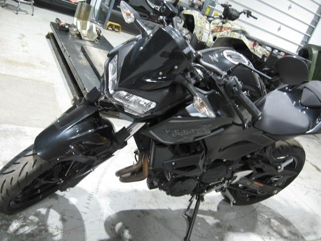 Very nice 2021 Kawasaki Z400 hyper naked bike