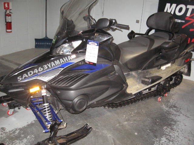 Very nice 2016 Yamaha Venture TF with power steering