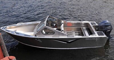 Fab-Tech  Silver Dolphin 16 Bow Rider