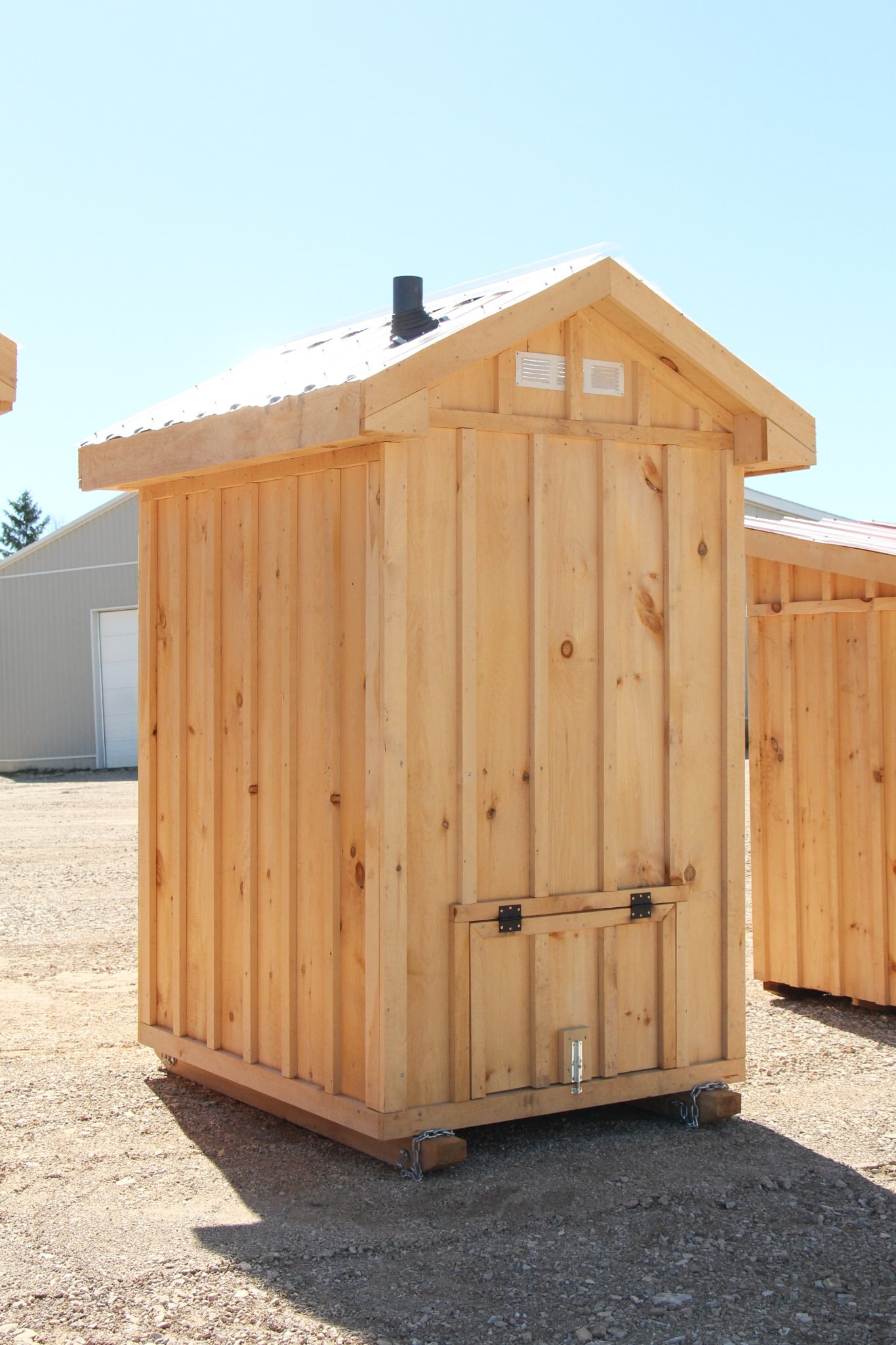 4x5 Outhouse with Clear Roof