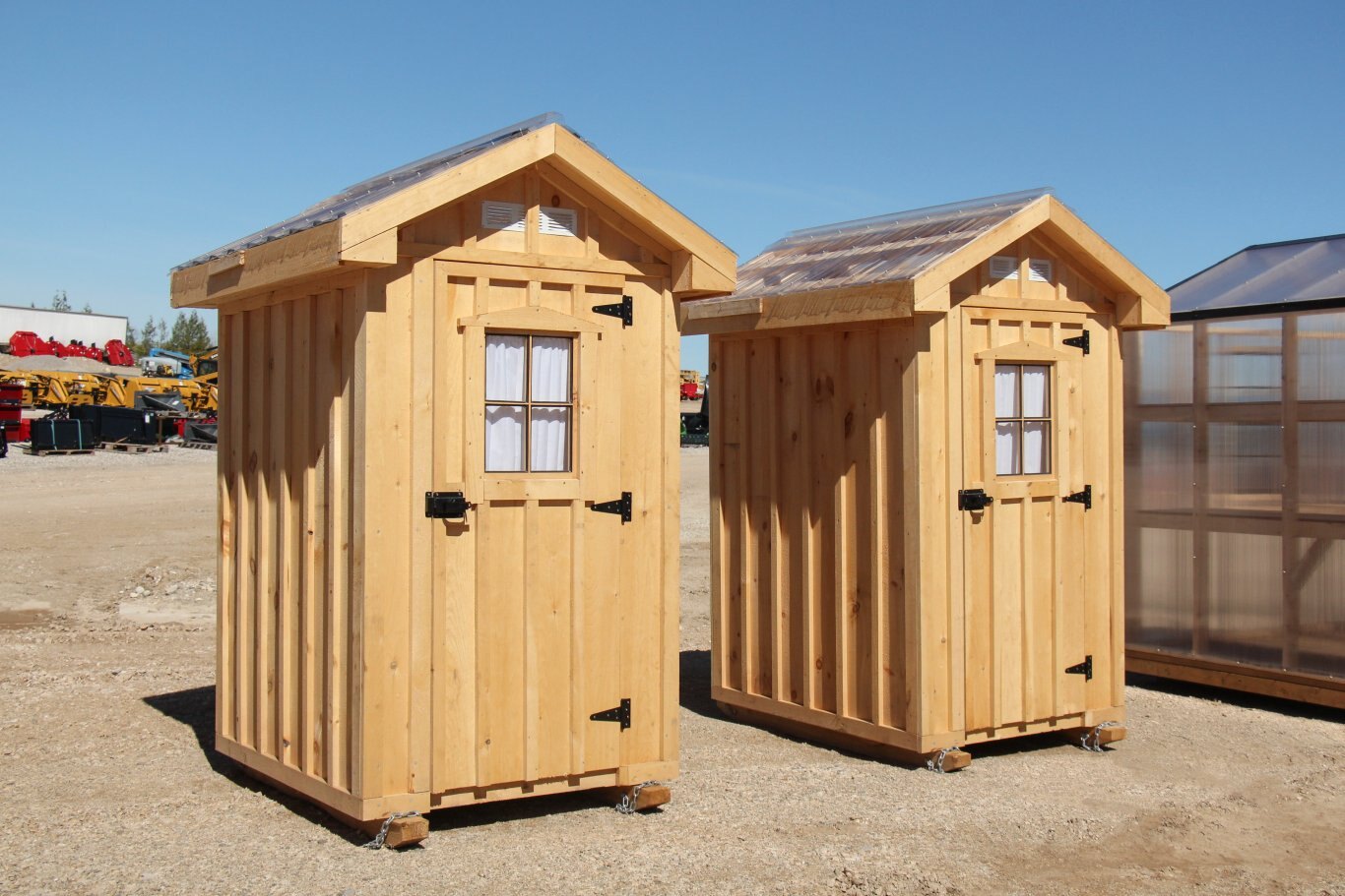 4x5 Outhouse with Clear Roof