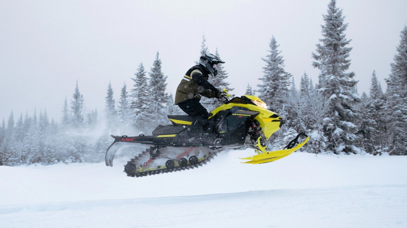 2022 Ski Doo Renegade X RS Competition Package