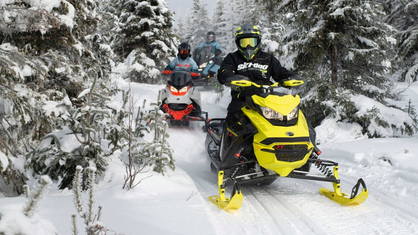 2022 Ski Doo Renegade X RS Competition Package