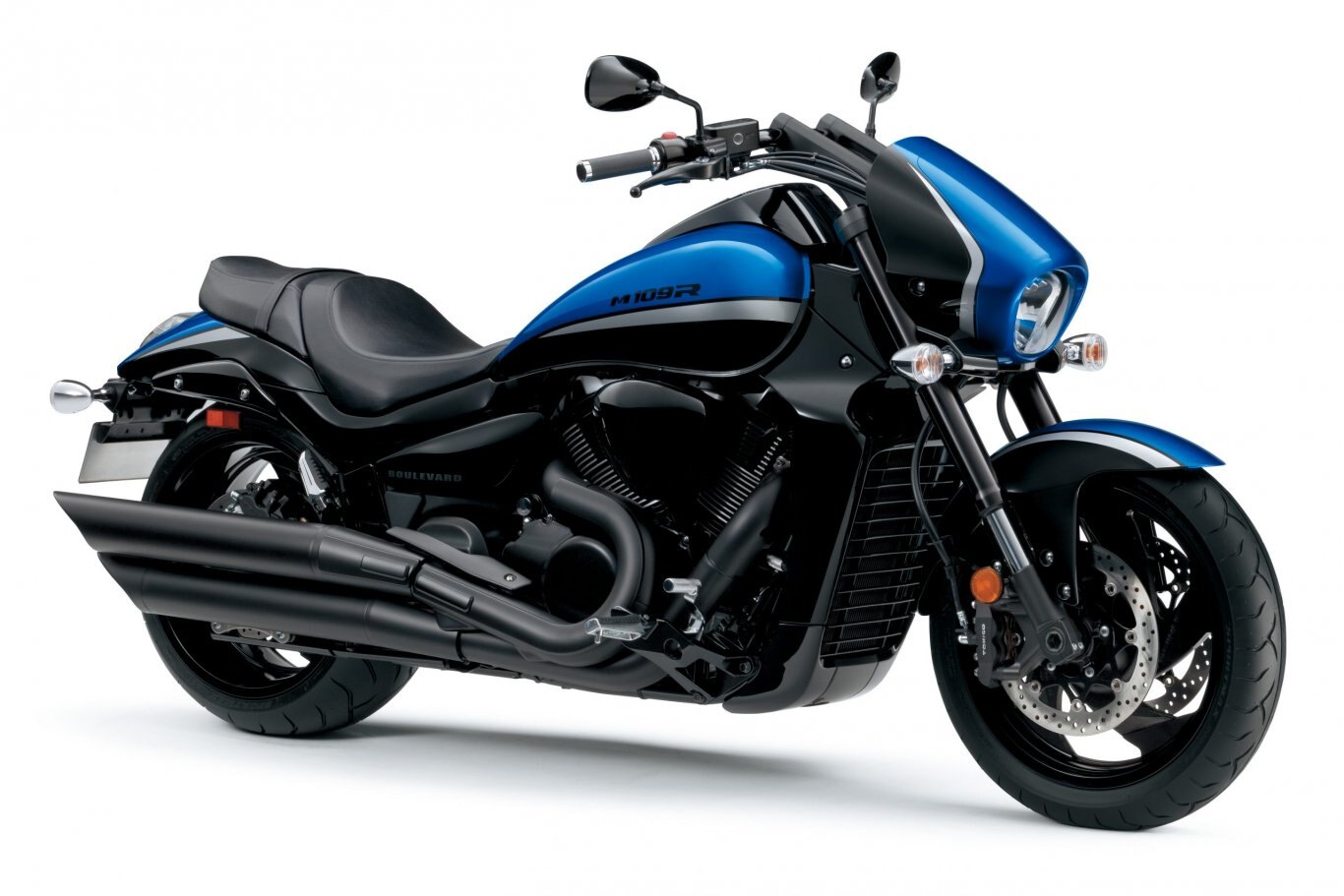 2022 Suzuki Boulevard M109R Metallic Triton Blue