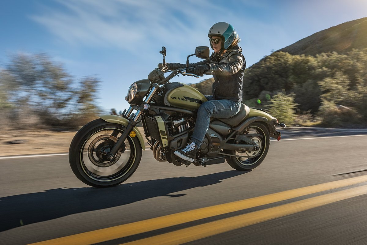 2024 Kawasaki VULCAN S PEARL SAND KHAKI/EBONY