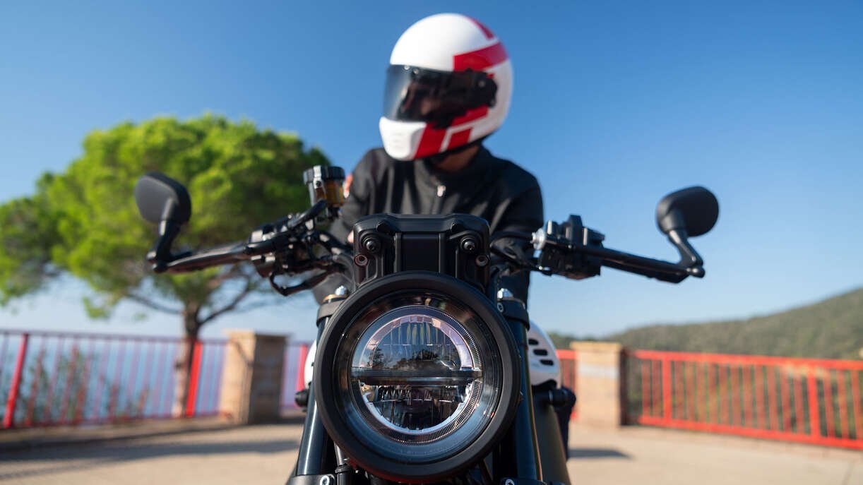 2024 Yamaha XSR900 Heritage White