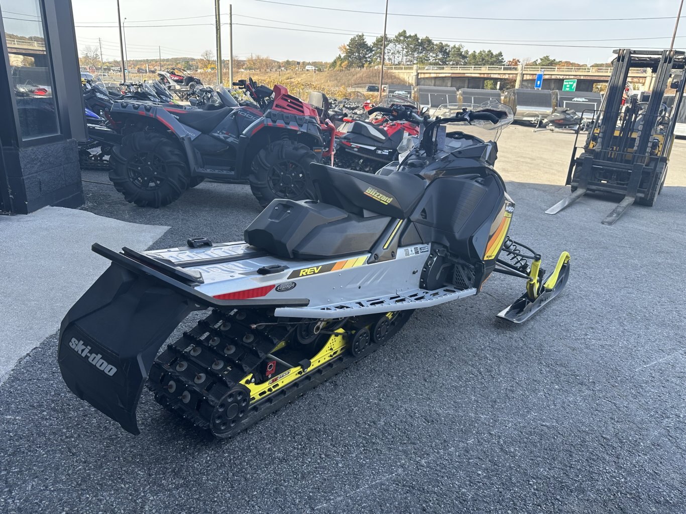 2019 SKI DOO MXZ BLIZZARD 600R E TEC