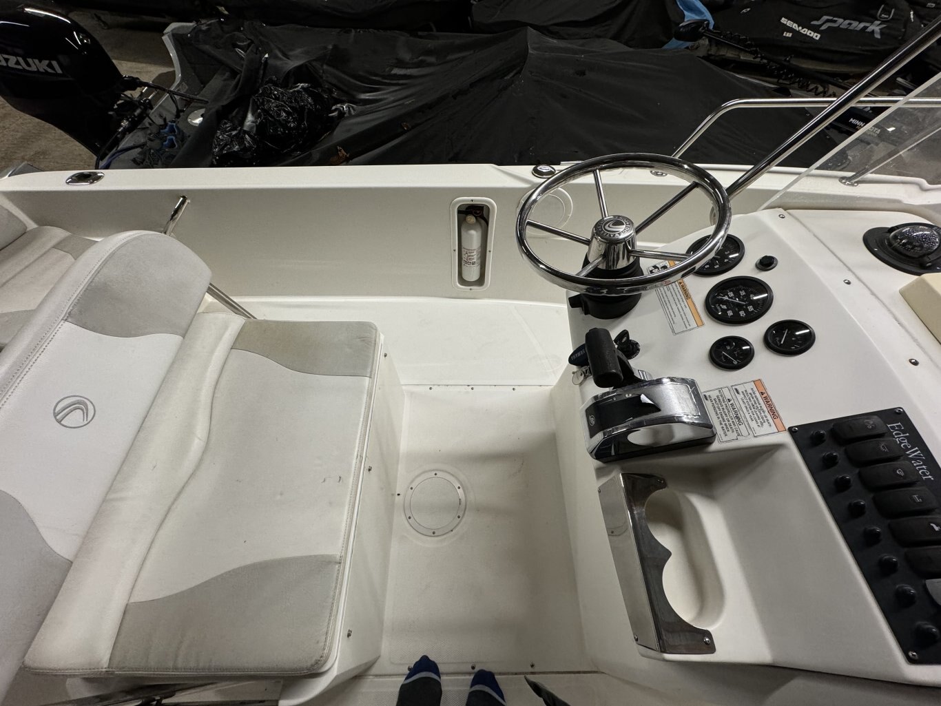 2010 Edge Water Center Console 17'