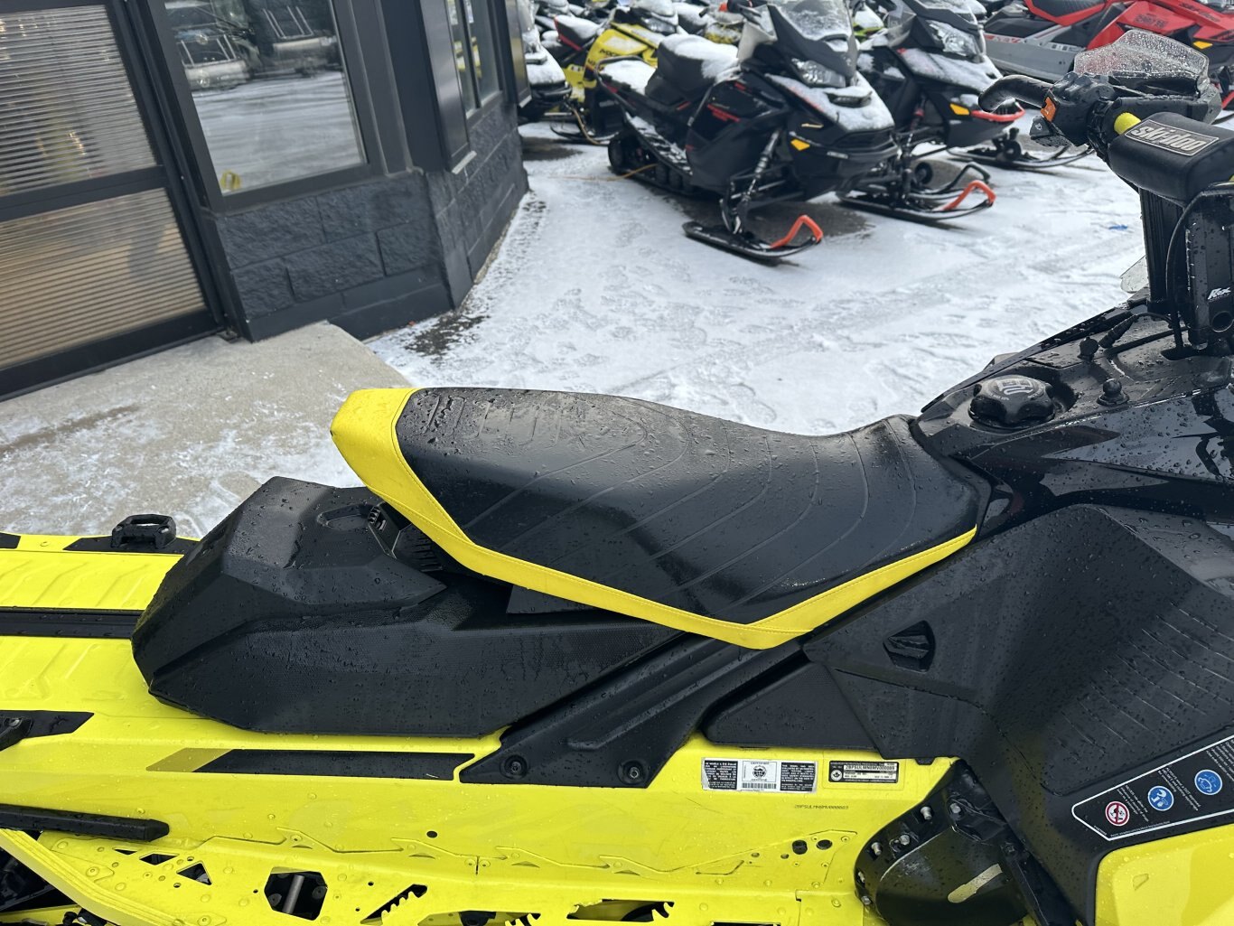 2021 Ski Doo Renegade XRS 850 E Tec