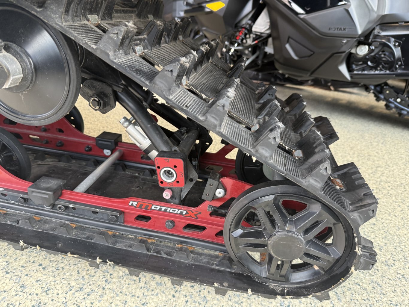 2023 Ski Doo MXZ XRS 129 850