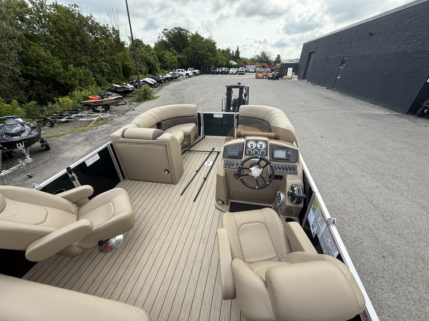 2026 Sylvan Mirage 8520 CLZ DH