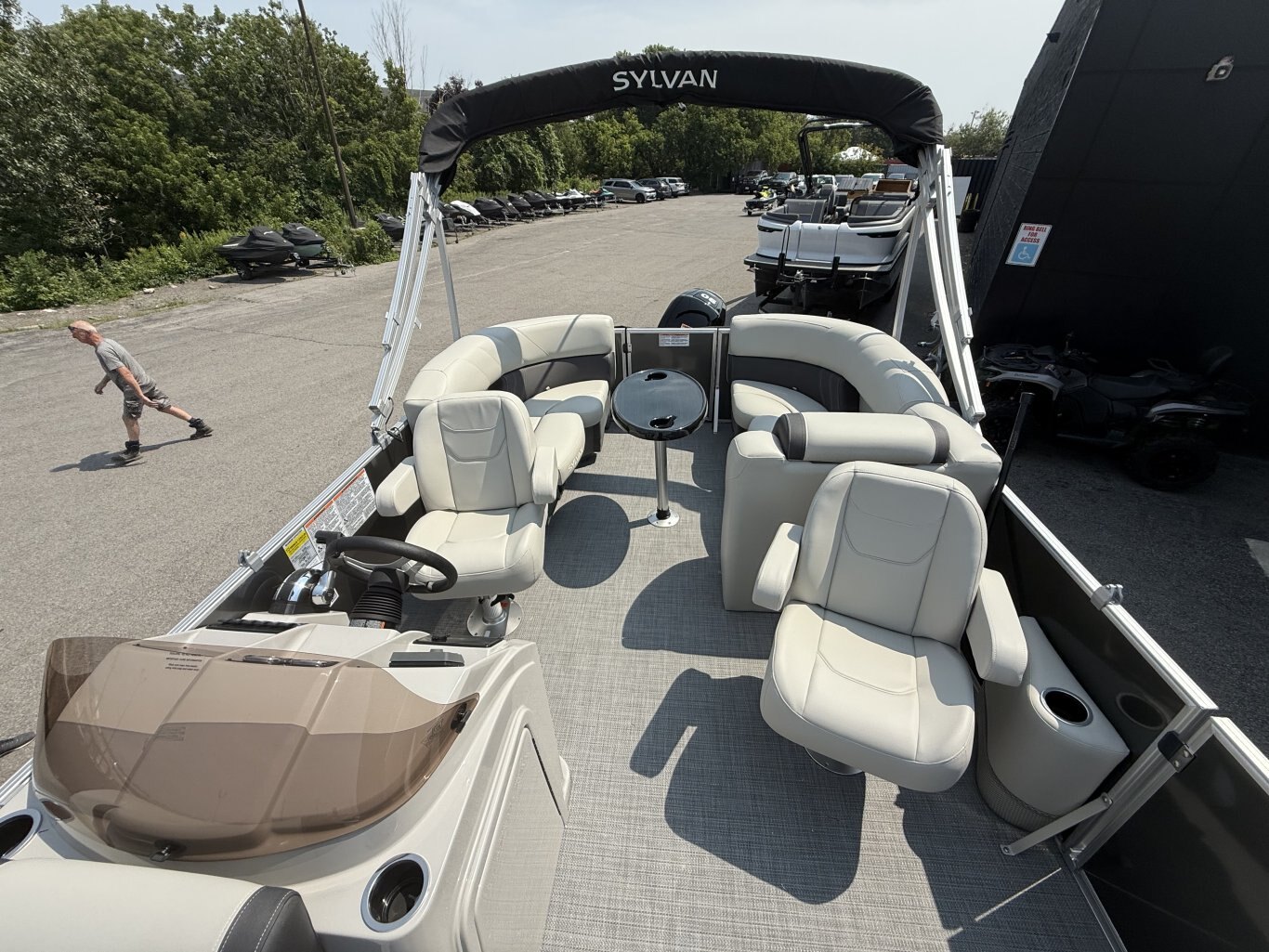 2026 Sylvan Mirage 820 LZ